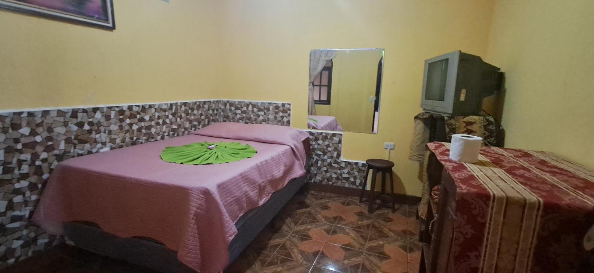 Hospedaje Gonzalez San Pedro La Laguna Exterior foto
